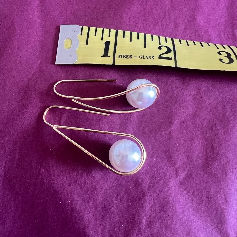 Gold and White Teardrop Pearl Earrings